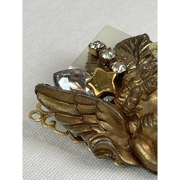 Vintage Assemblage Brooch Maximal Art Style Cherub Romantic Gold Tone Rhinestone - Picture 3 of 9